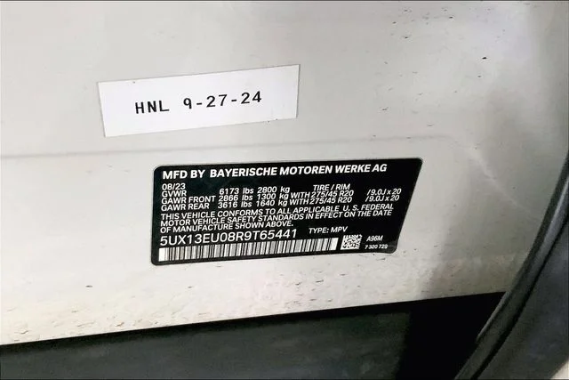 Used 2024 Mineral White Metallic BMW sDrive40i image 13