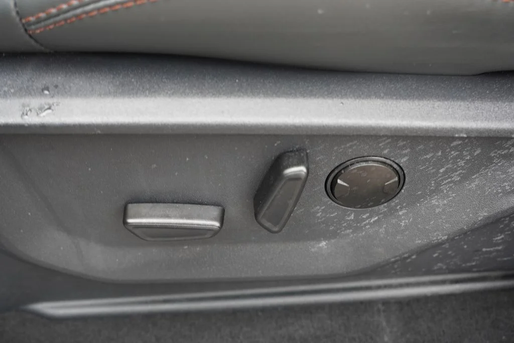 Used 2025 Agate Black Metallic Ford Active image 28
