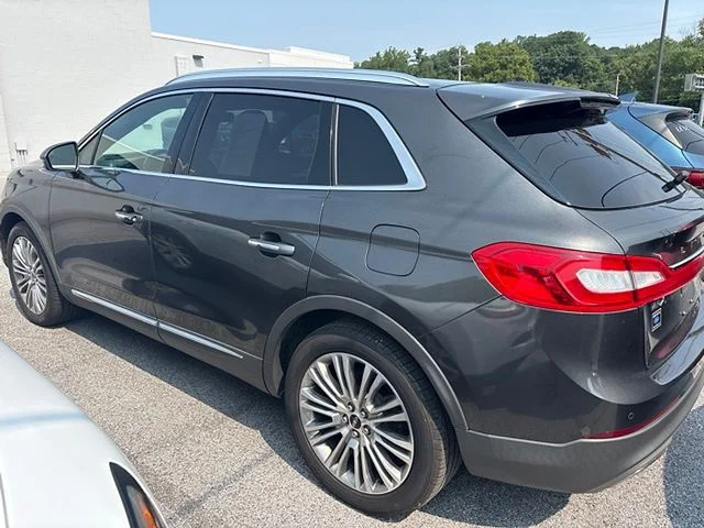 Used 2018 Gray Lincoln Reserve image 6