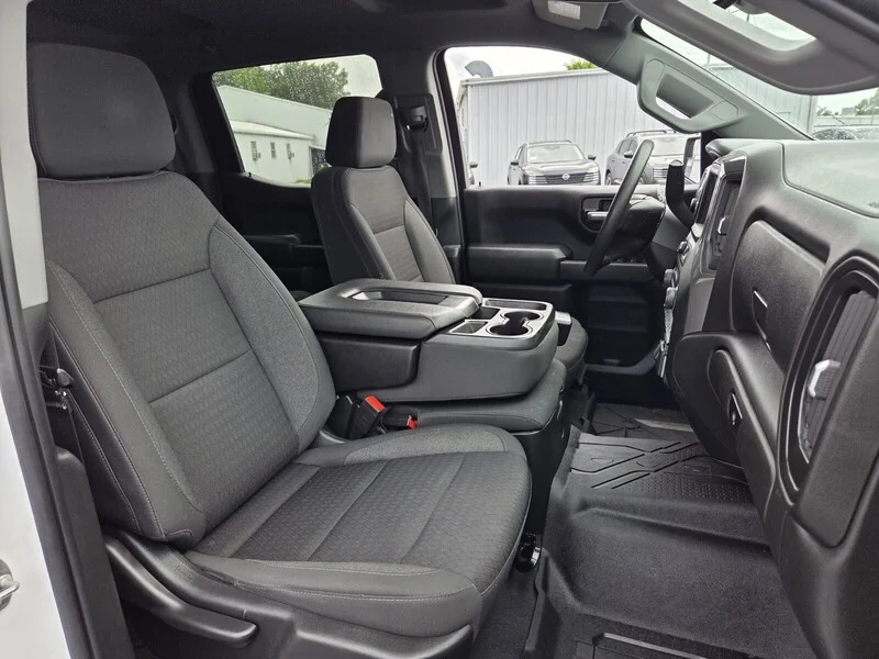 Used 2022 Summit White CHEVROLET CUSTOM image 18