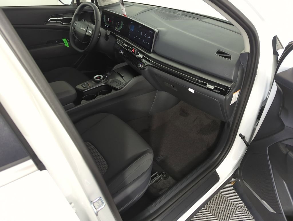 New 2026 Snow White Pearl Kia LX image 34