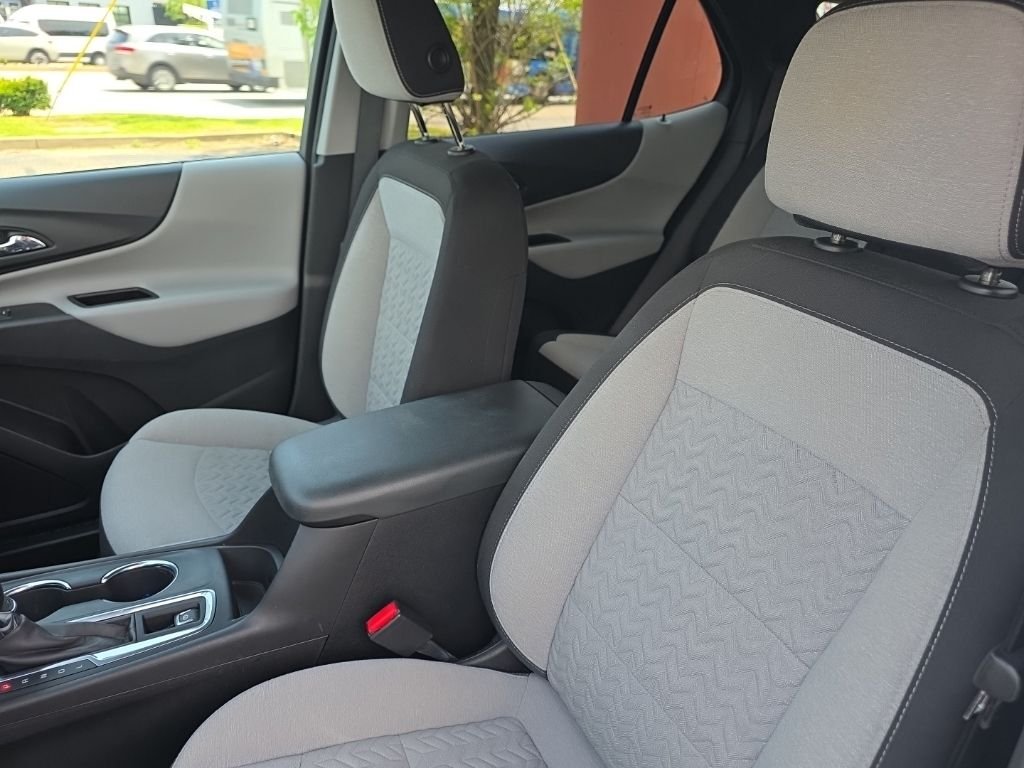 Used 2022 White Chevrolet LT image 9