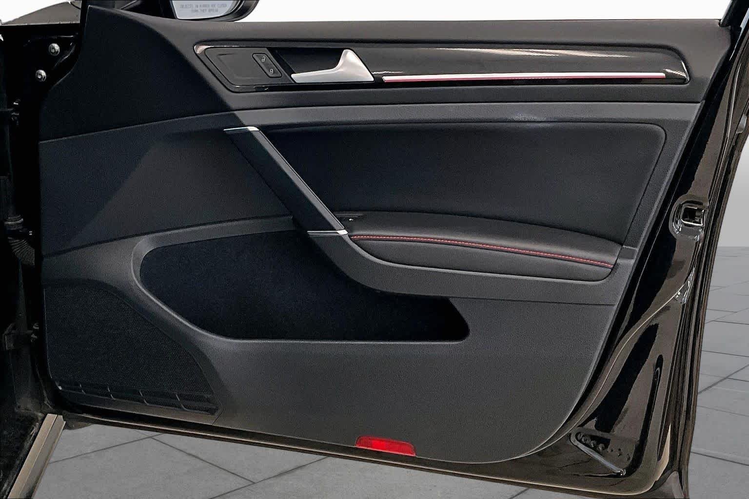 Used 2017 BLACK Volkswagen Autobahn image 20