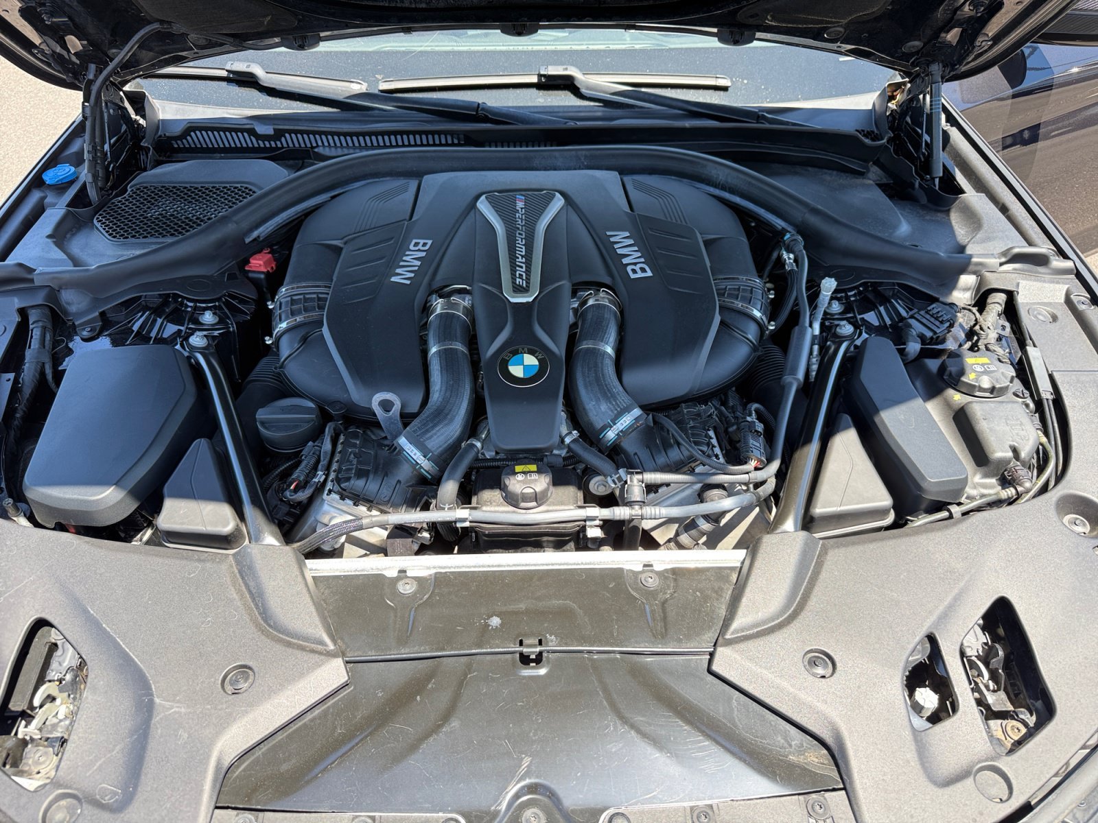 Used 2018 Carbon Black Metallic BMW M550i xDrive image 20