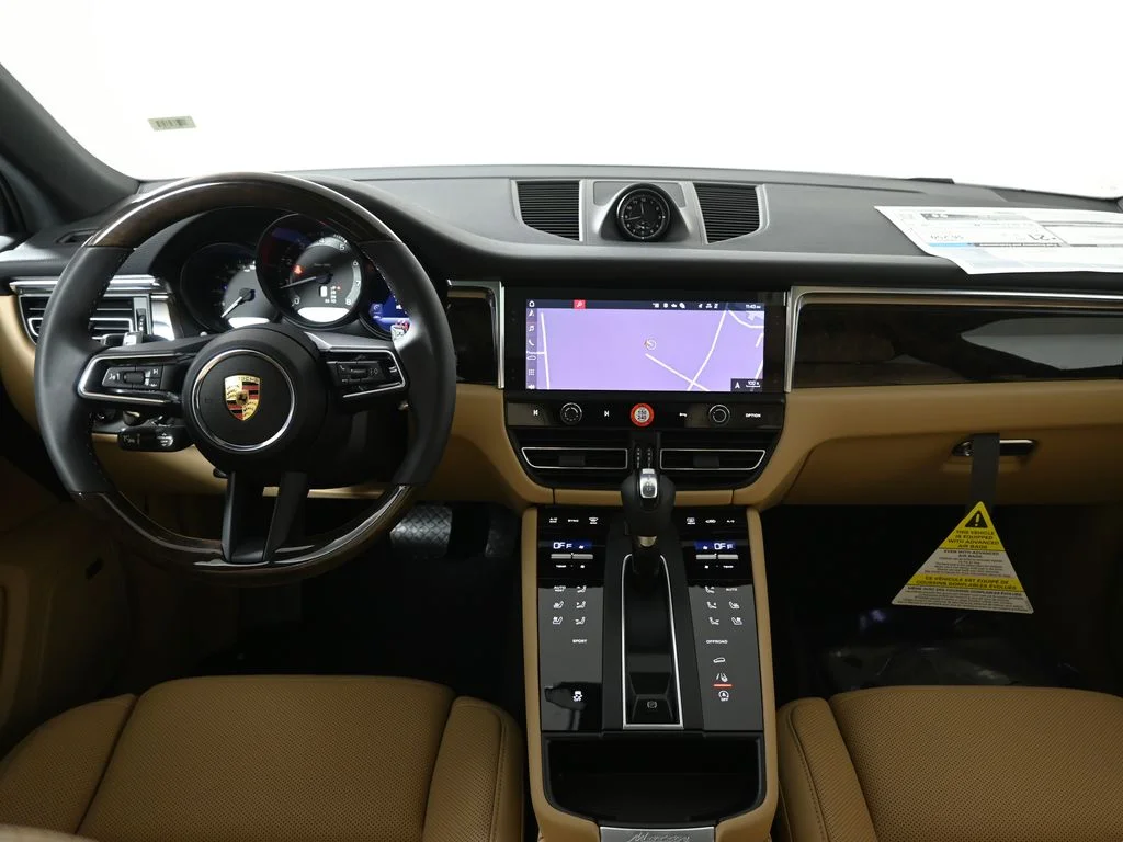 2026 Porsche Macan - Photo 16