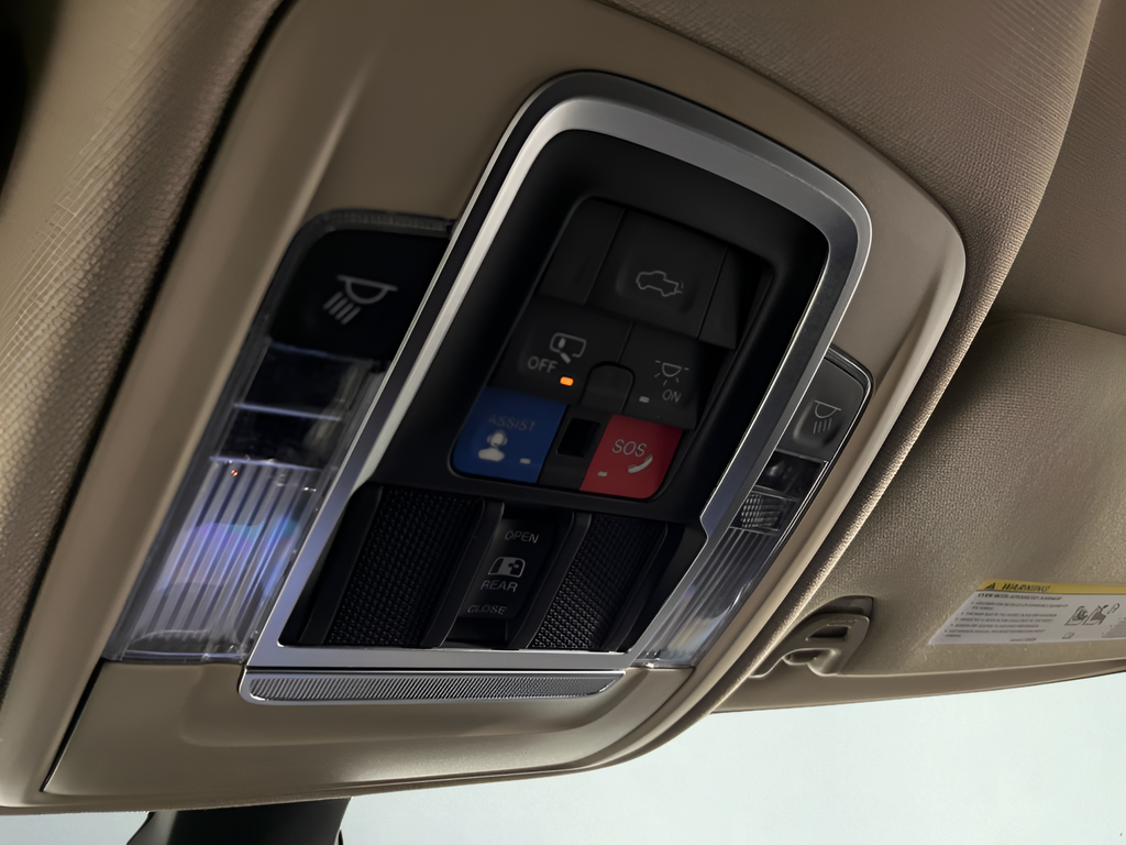 Used 2022 Silver Ram Laramie image 22
