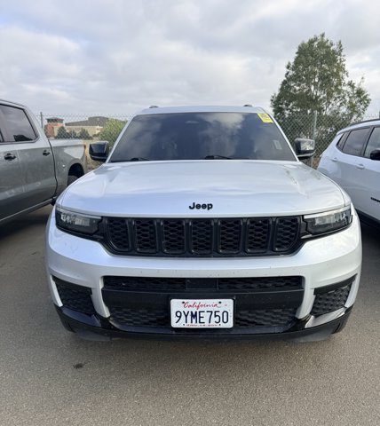 Used 2024 Silver Zynith Jeep Altitude image 2