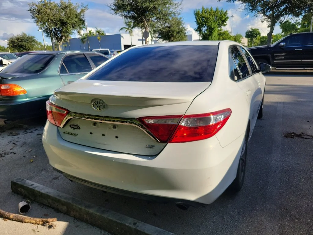 Used 2016 White Toyota SE image 9