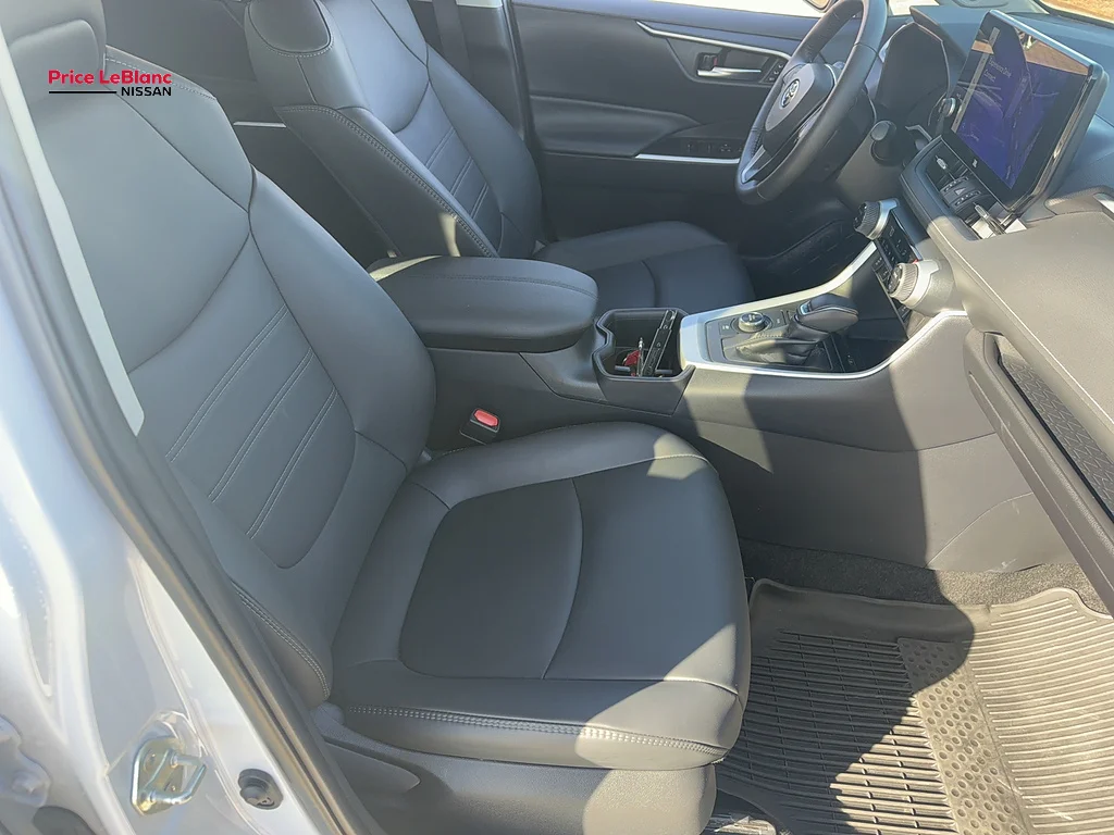 Used 2024  Toyota XLE Premium image 13