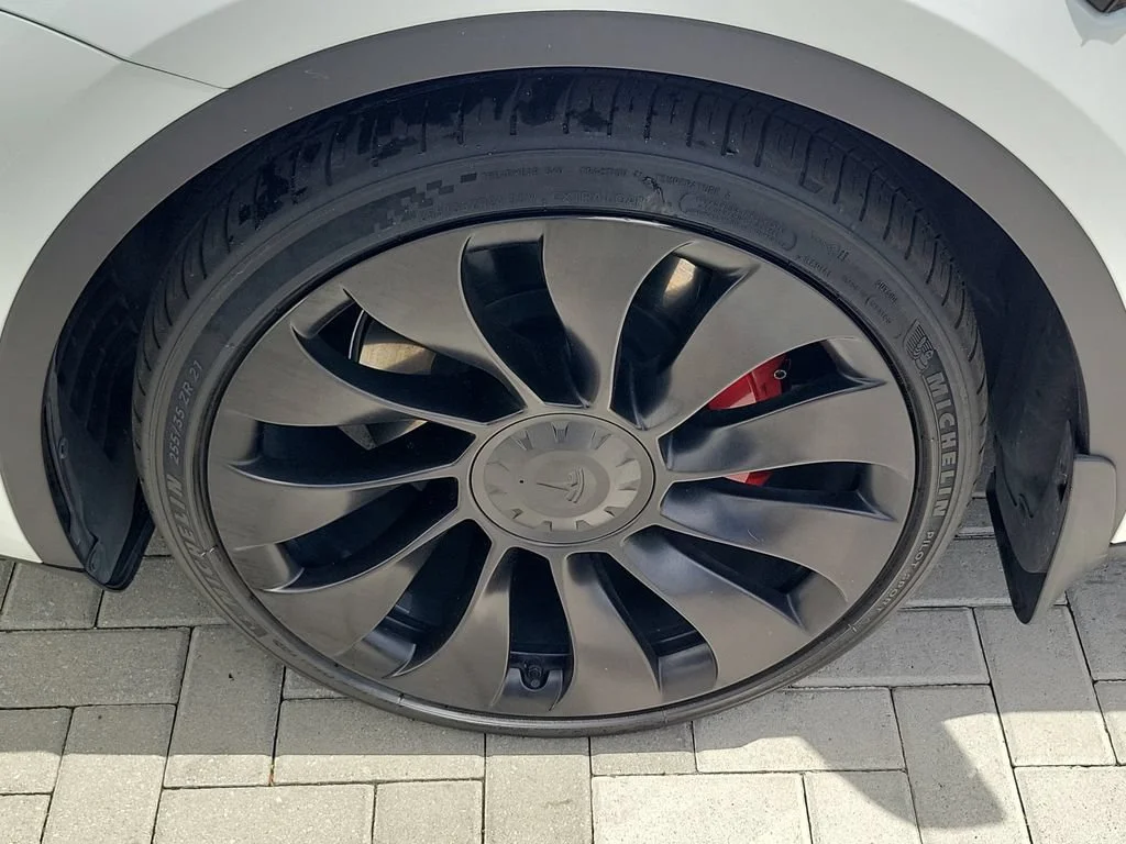Used 2022 Pearl White Multi-Coat Tesla Performance image 9