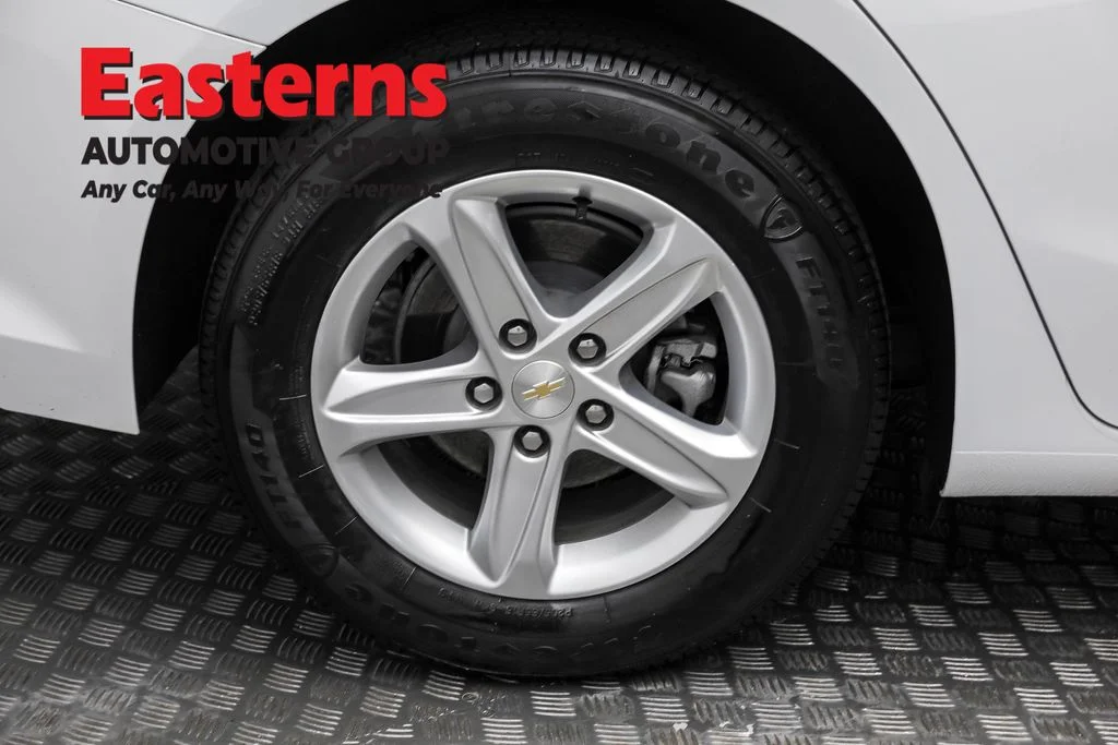 Used 2024 White Chevrolet LS image 29