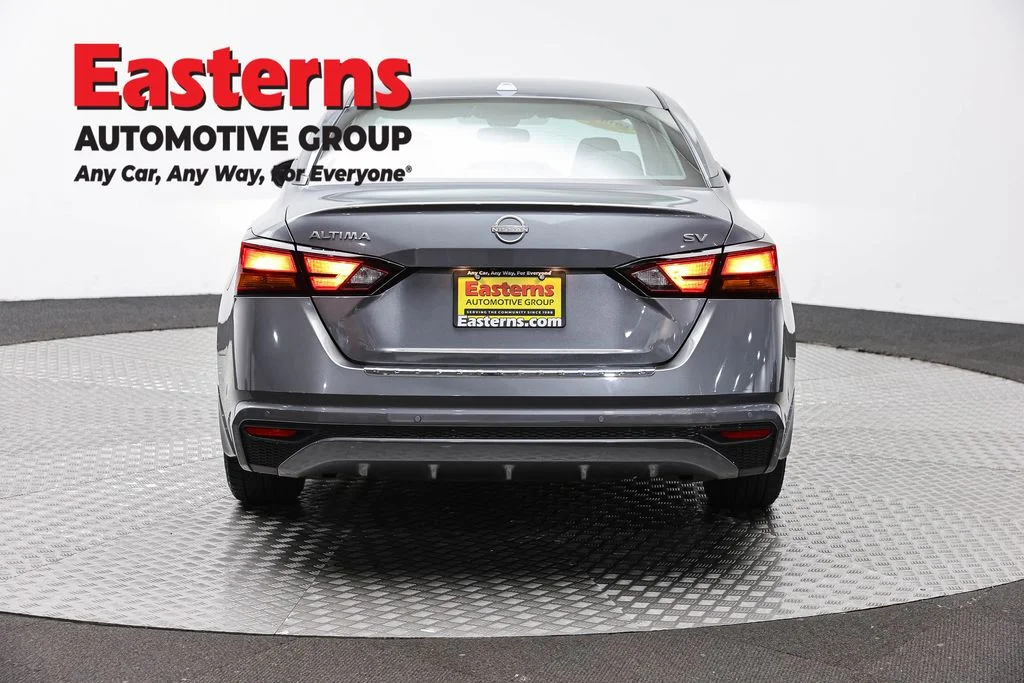 Used 2023 Gray Nissan 2.5 SV image 6