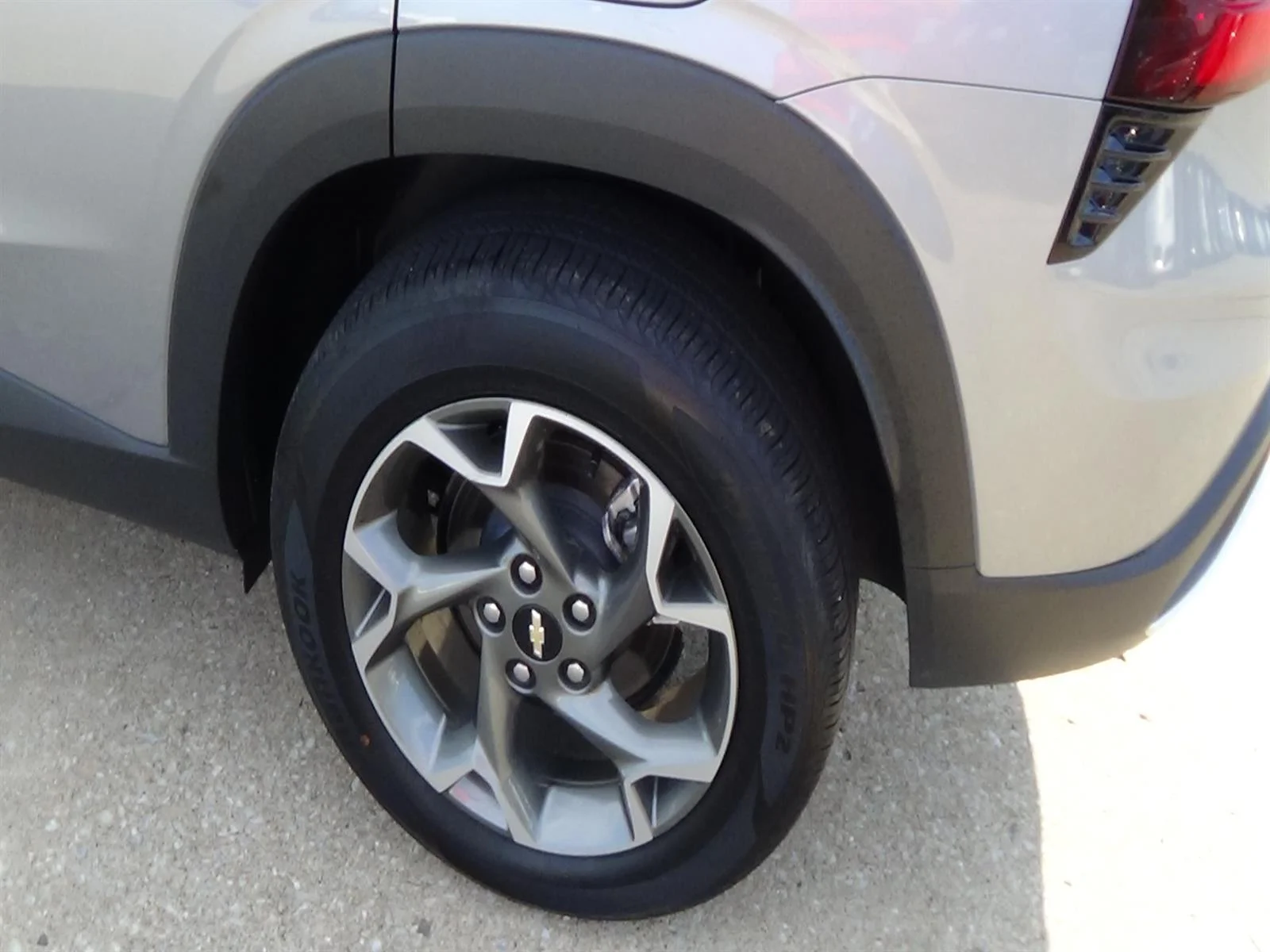 Used 2025 Sterling Gray Metallic (gzb) Chevrolet LT image 9