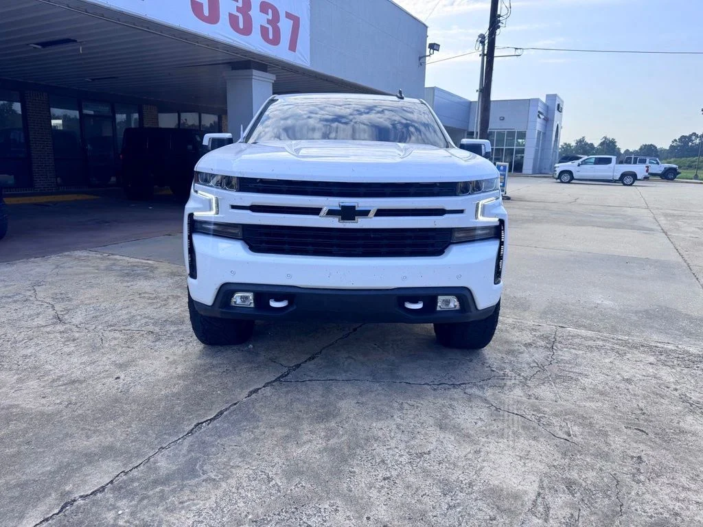 Used 2021 White Chevrolet RST image 9