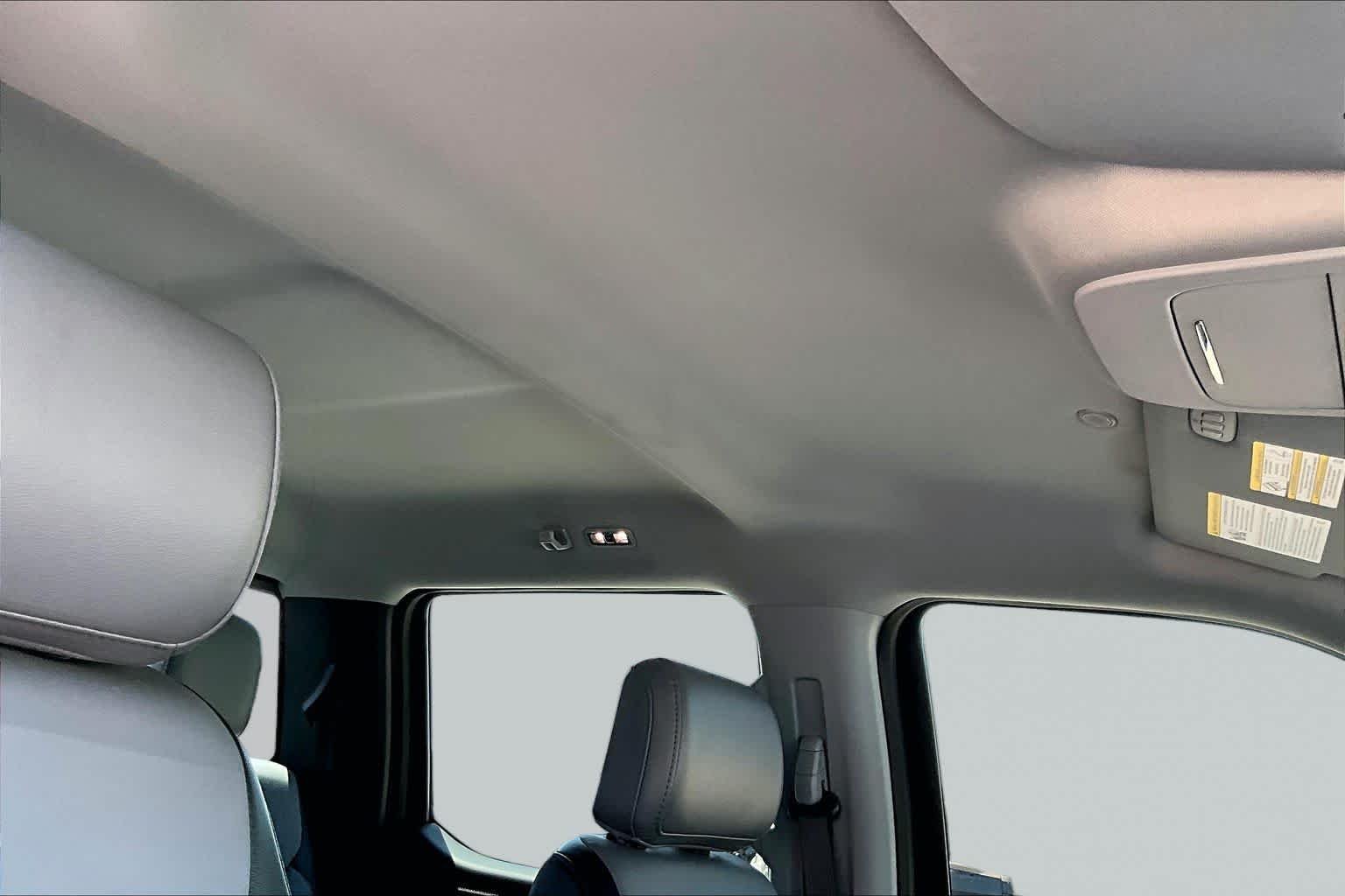 Used 2025 Agate Black Metallic Ford LARIAT image 16