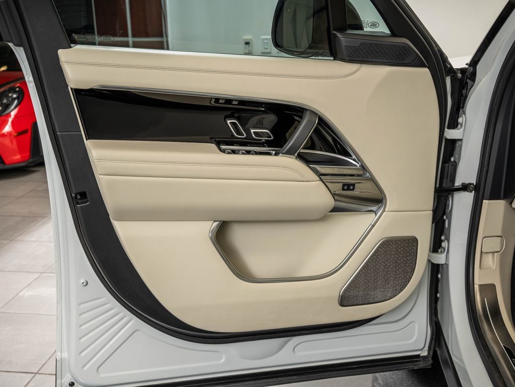 Used 2025 Fuji White Land Rover Autobiography image 18