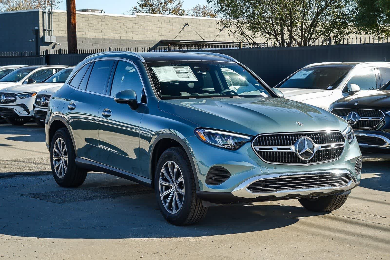 New 2026 Verde Silver Metallic Mercedes-Benz GLC 300 image 3