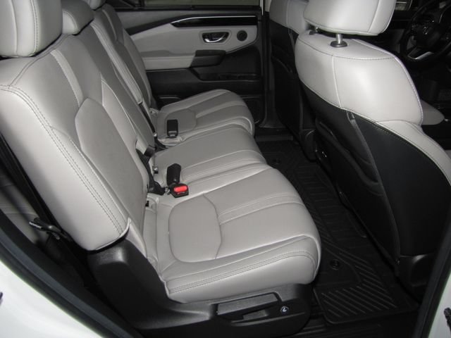 Certified Used 2025 Platinum White Pearl Honda EX-L image 17