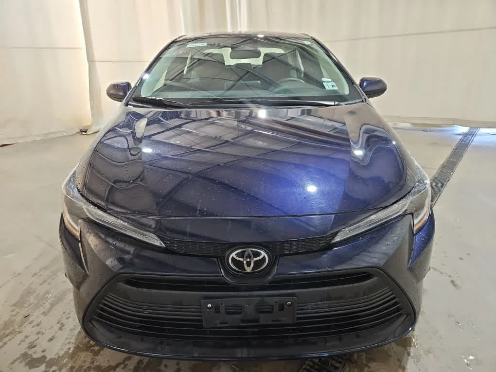 Used 2023 Blueprint Toyota LE image 9