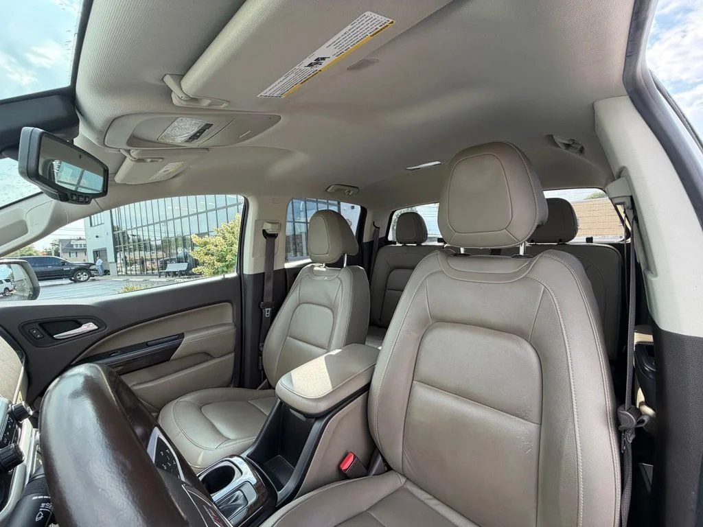 Used 2018 White GMC SLT image 41