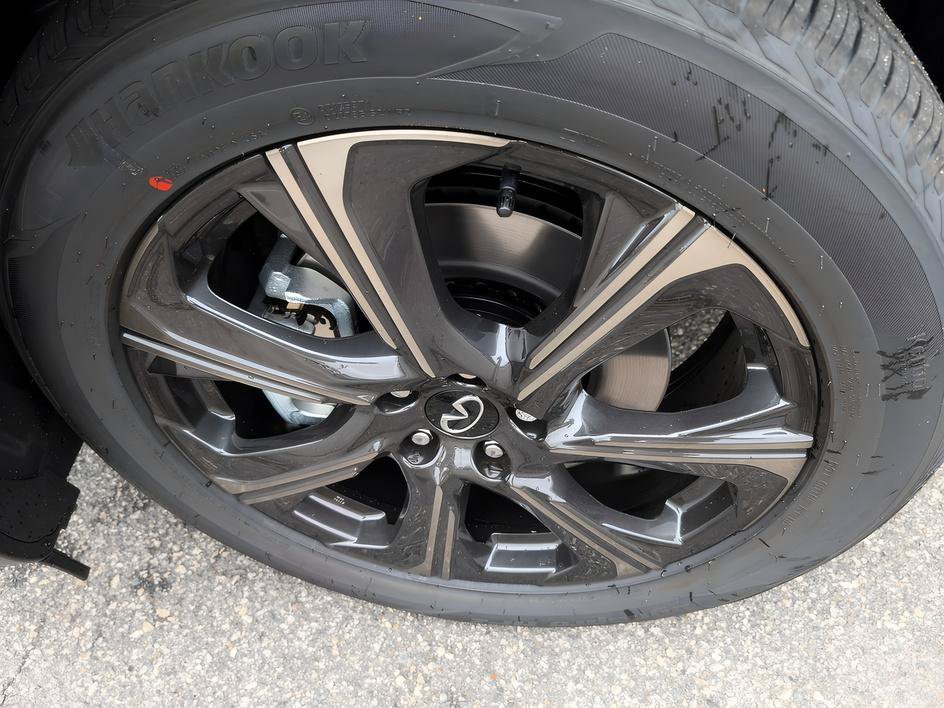 Certified Used 2027 Mineral Black/Graphite Shadow INFINITI AUTOGRAPH image 8