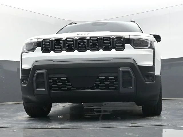 New 2026 Bright White Clear-Coat Exterior Paint Jeep Overland image 42