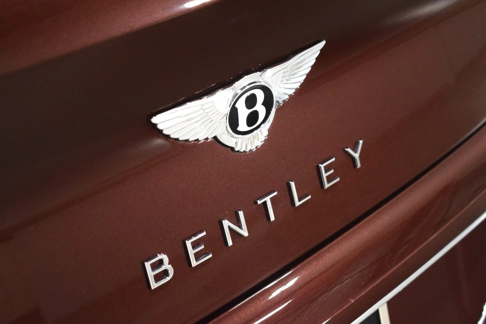 Used 2021 Red Bentley  image 15