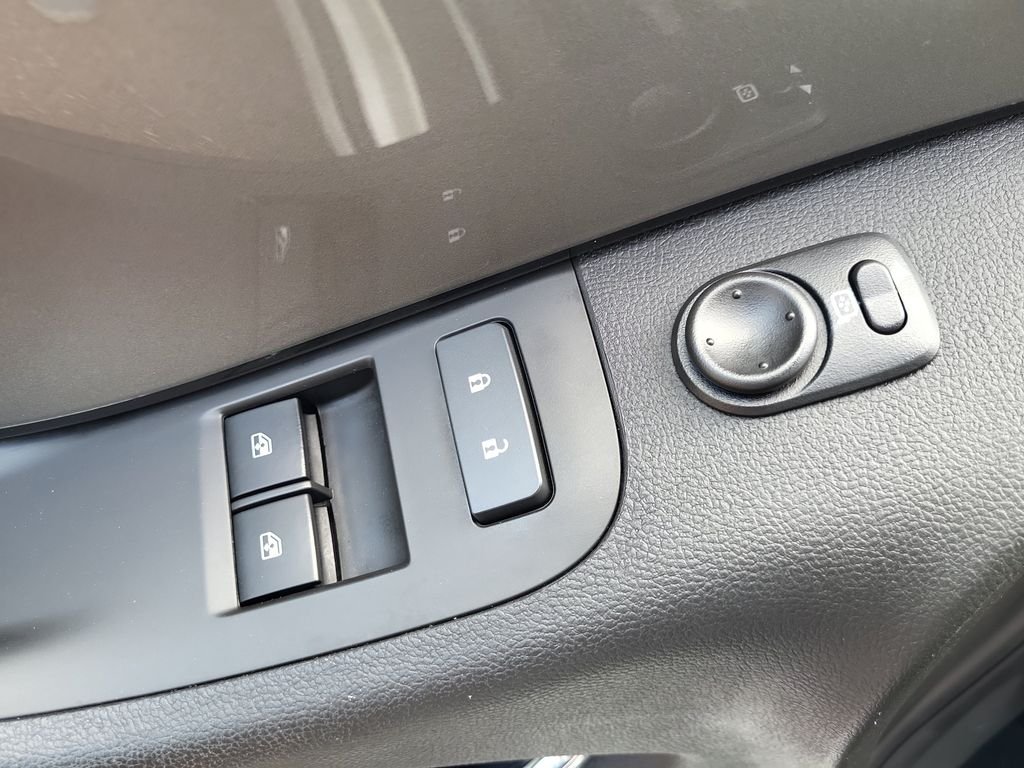 Used 2015 White Chevrolet 2LT image 11