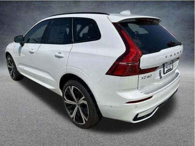 New 2025 White Volvo T8 Ultra image 8