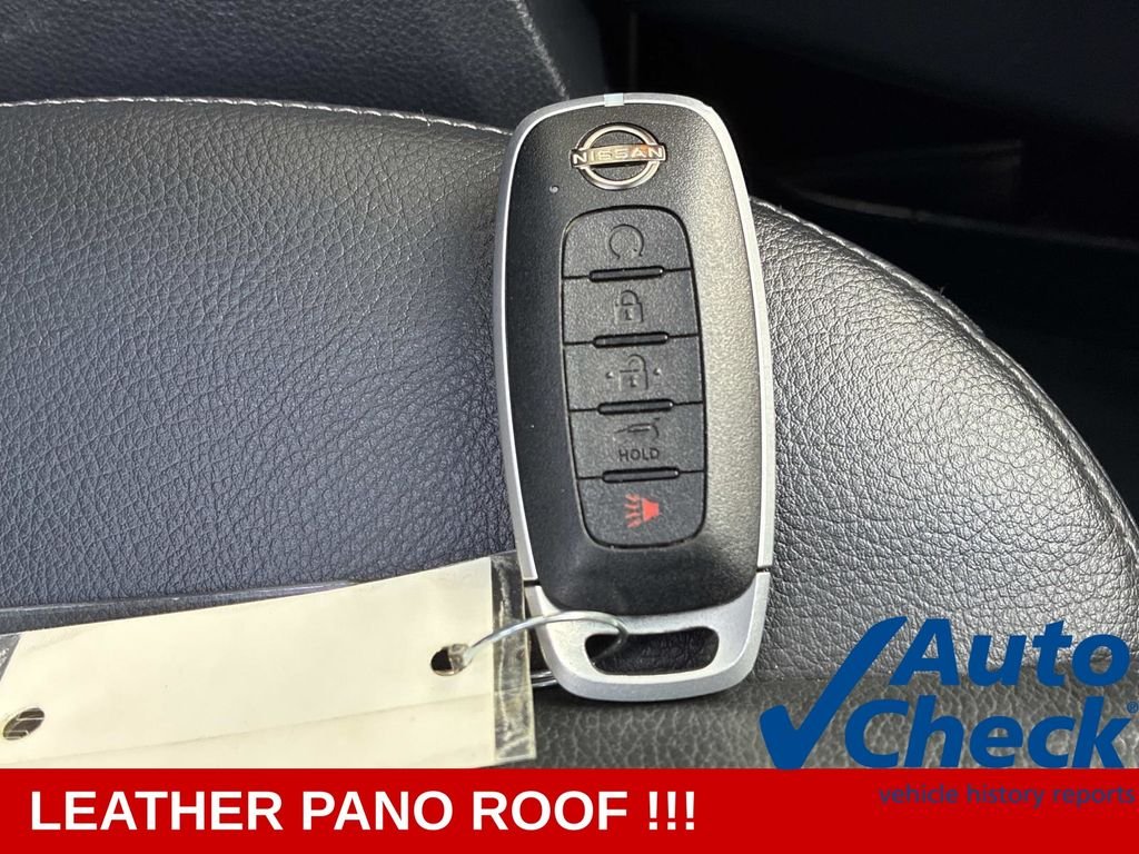 Used 2023 Gray Nissan SL image 9