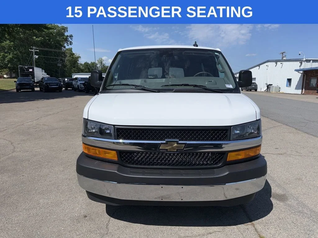 Used 2025 Summit White Chevrolet 1LT image 8
