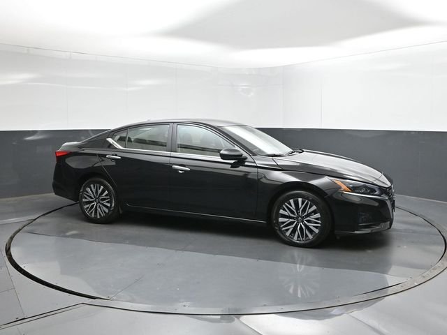 Used 2025 Black Nissan 2.5 SV image 15