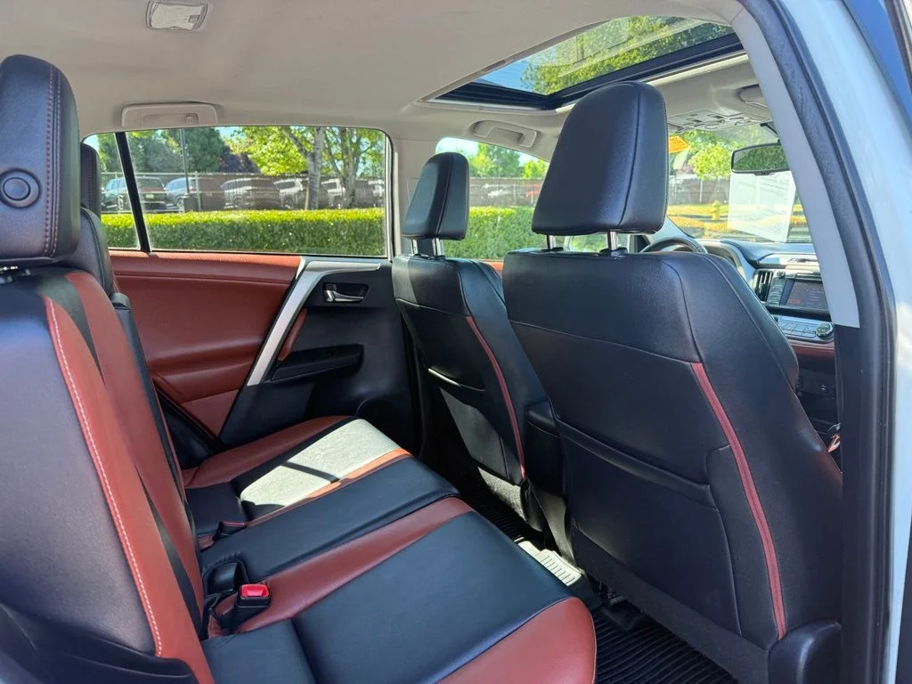 Used 2013 Blizzard Pearl Toyota Limited image 22