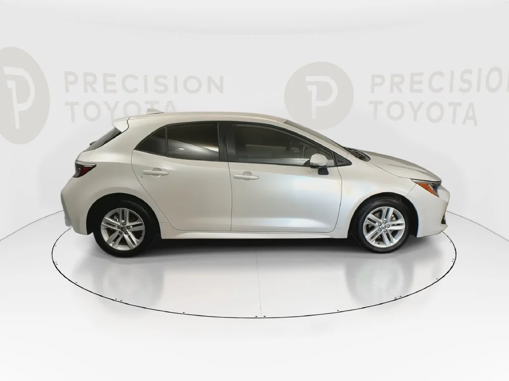 Used 2021 Wind Chill Pearl Toyota SE image 24