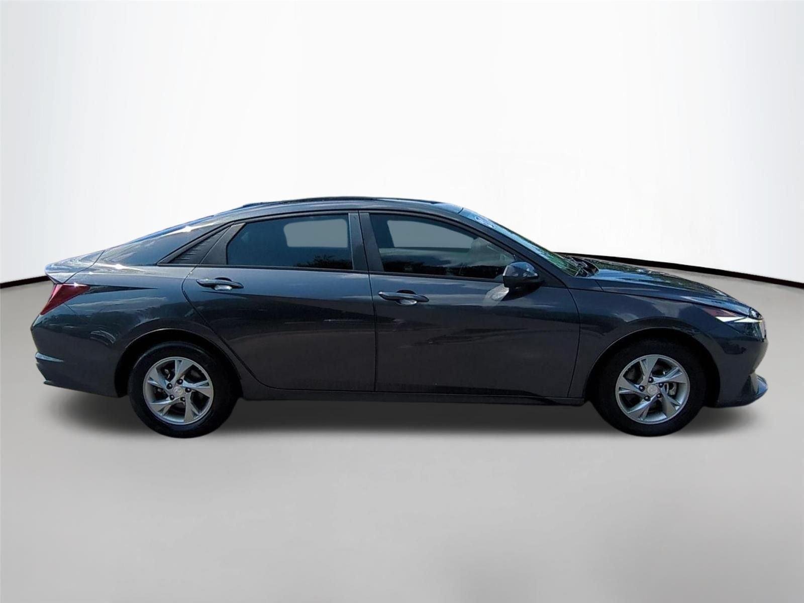 Used 2021 Fluid Metal Hyundai SE image 6