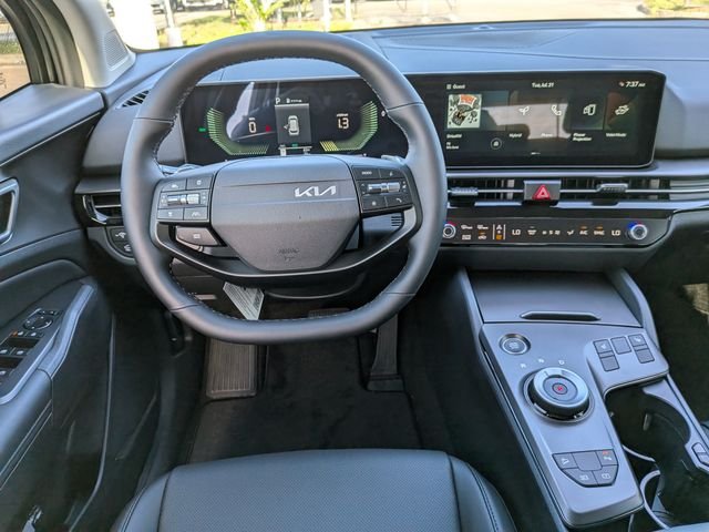 New 2027 Fusion Black Kia EX image 18