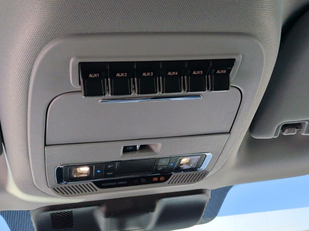New 2026 Oxford White Ford F-350® Lariat® image 20
