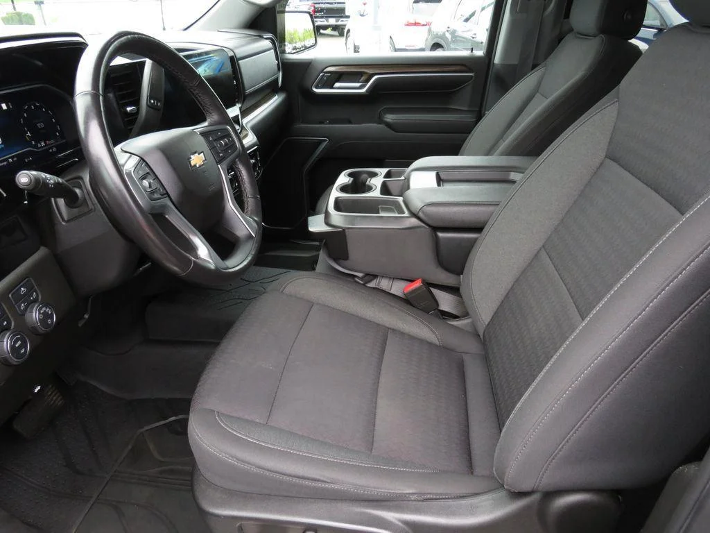 Used 2022 Blue Metallic Chevrolet LT image 19