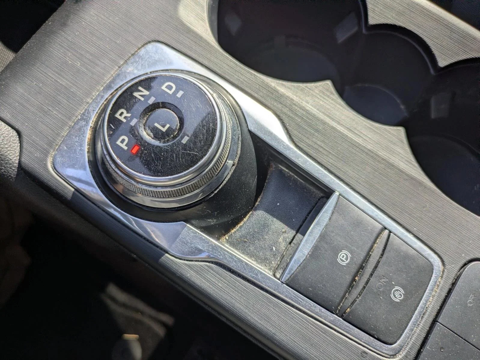 Used 2020 Agate Black Metallic Ford SE image 10