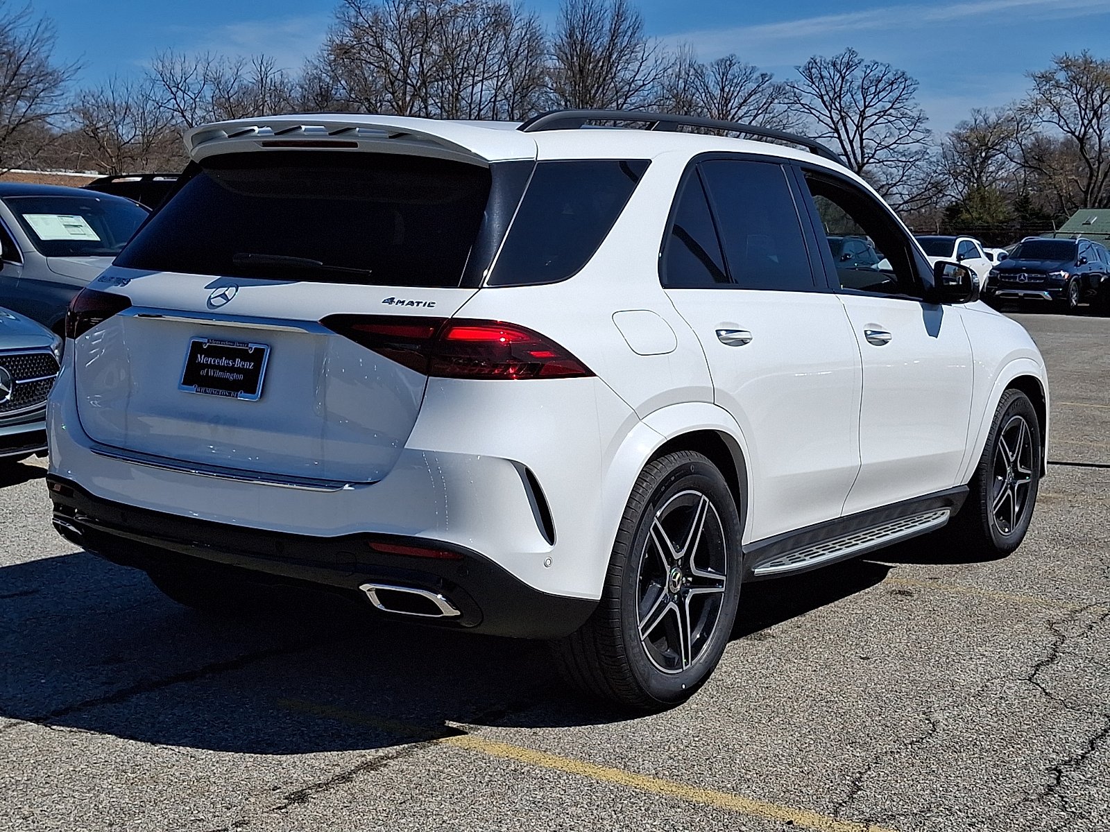 New 2026 MANUFAKTUR Moonlight White Metallic Mercedes-Benz GLE 350 image 6