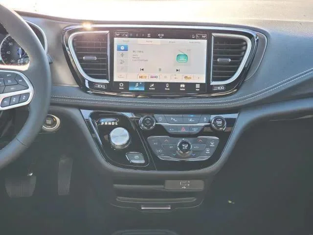 2026 Chrysler Pacifica Select - Photo 22