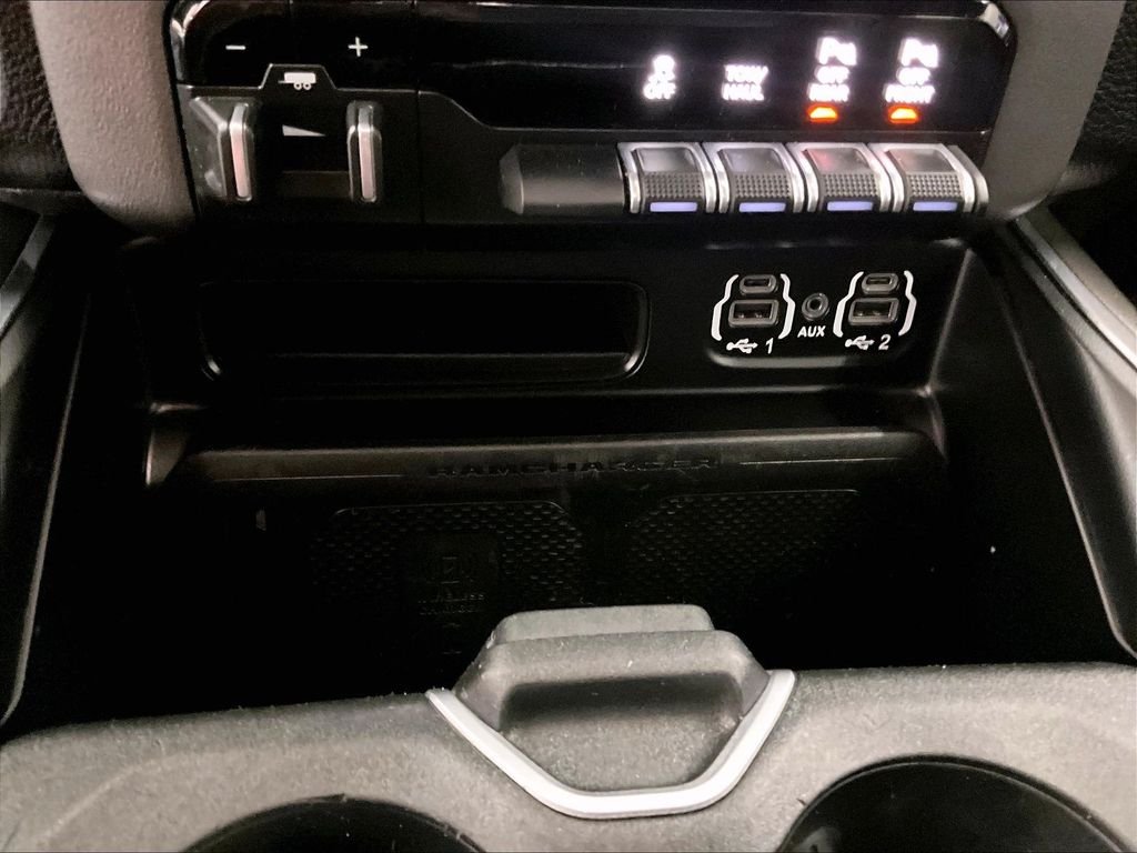 Used 2022 Diamond Black Crystal Pearlcoat Ram Laramie image 26