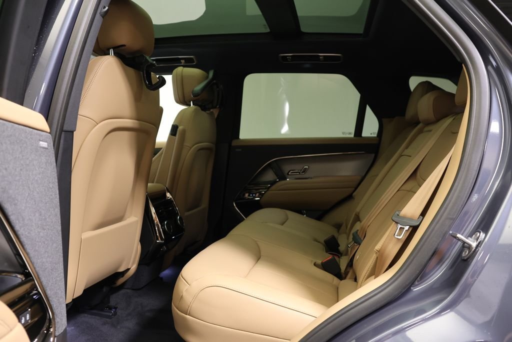 New 2026 Santorini Black LAND ROVER SE image 34