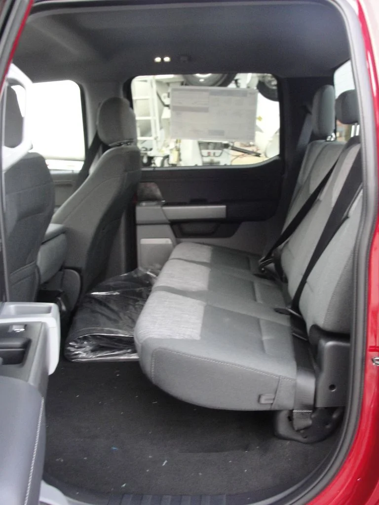 New 2026 Ruby Red Metallic Tinted Clearcoat Ford F-250® XLT image 10