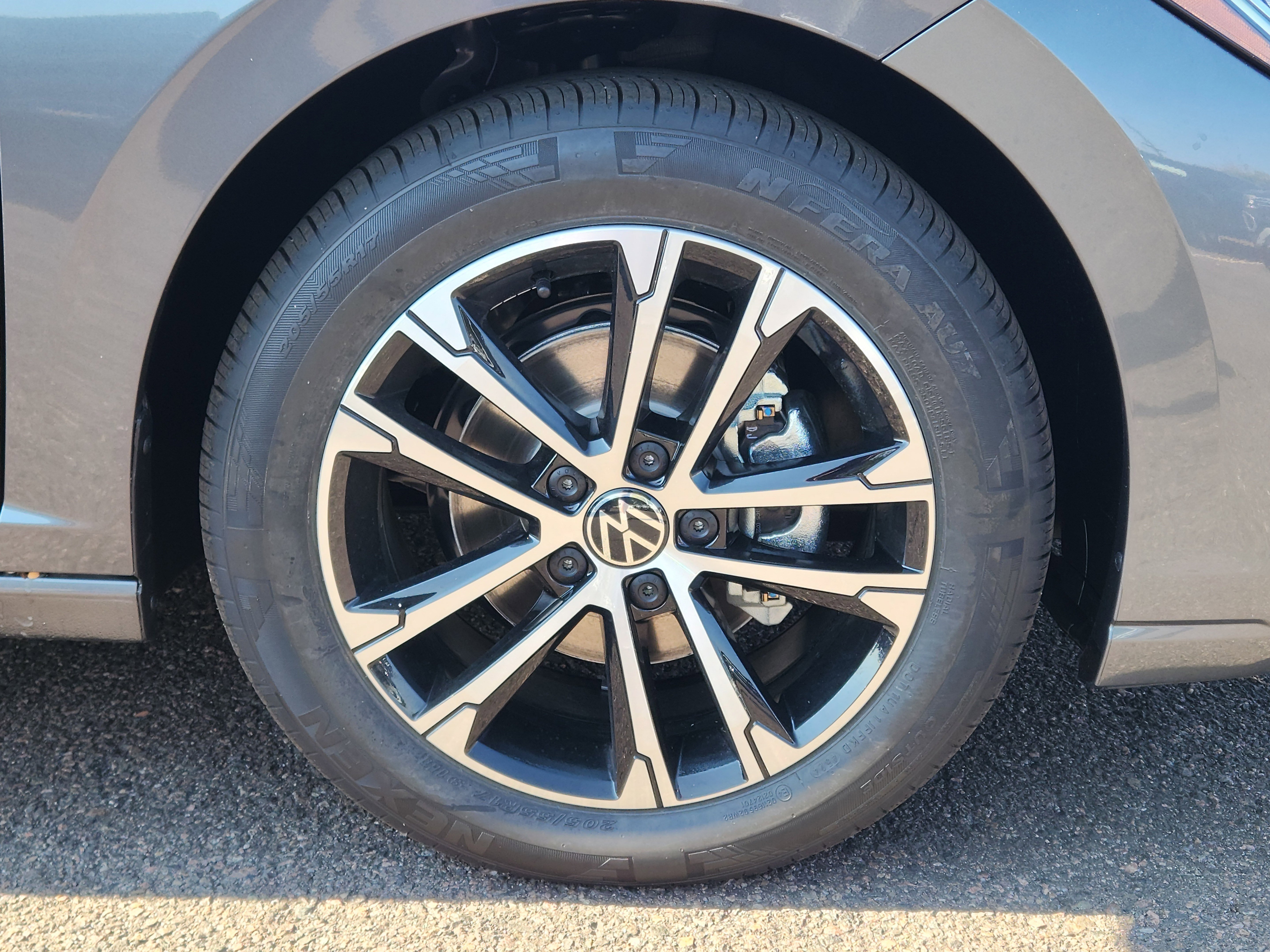 2025 Volkswagen Jetta Sport - Photo 13