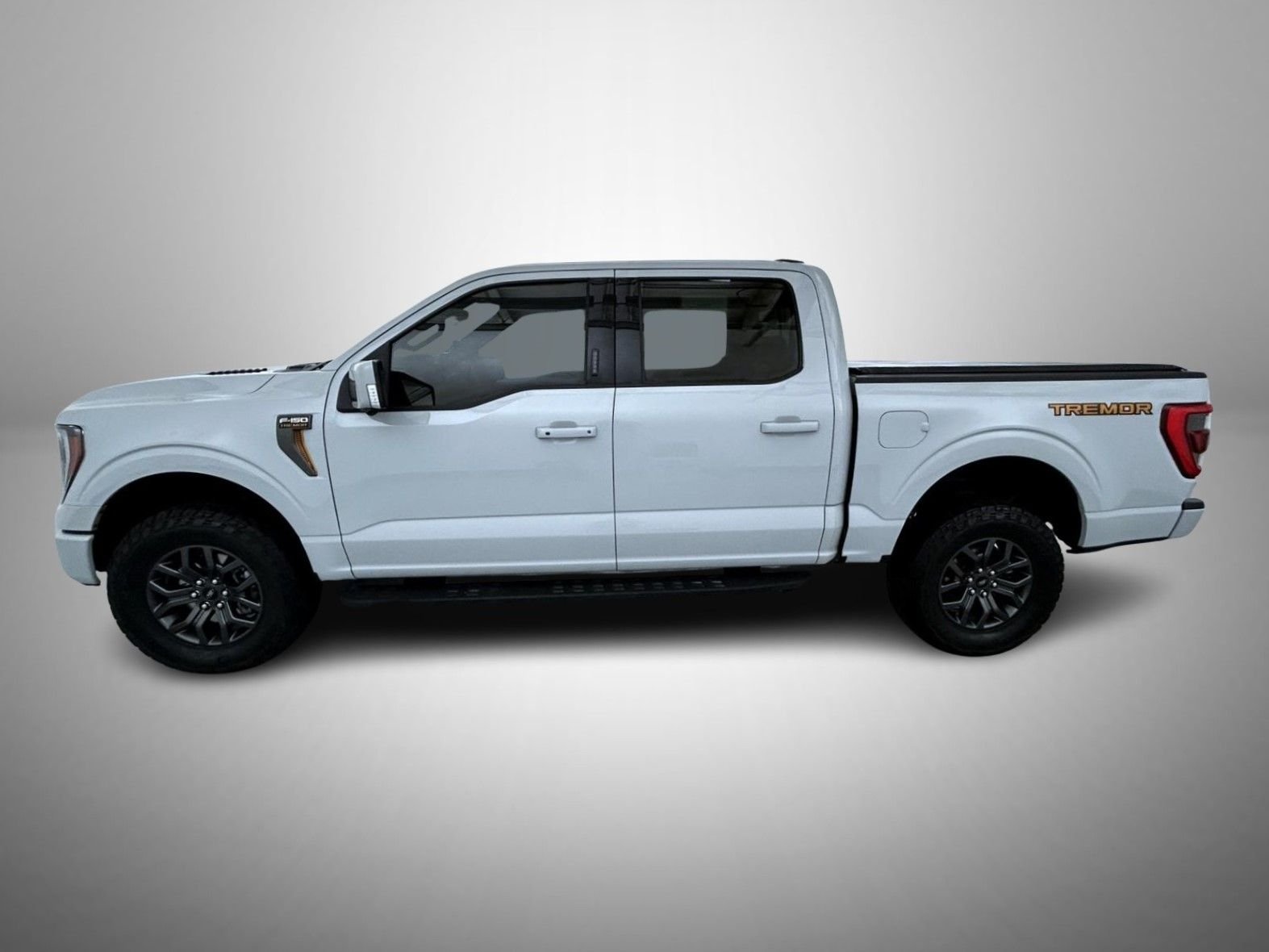 Used 2023 White Ford Tremor image 8