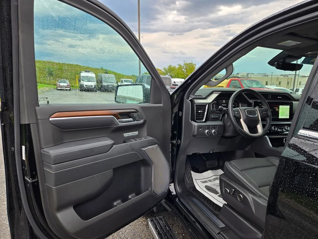Used 2025 Black GMC Denali image 14