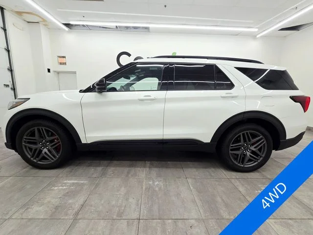 New 2026 Star White Metallic Tri-Coat Ford ST image 2