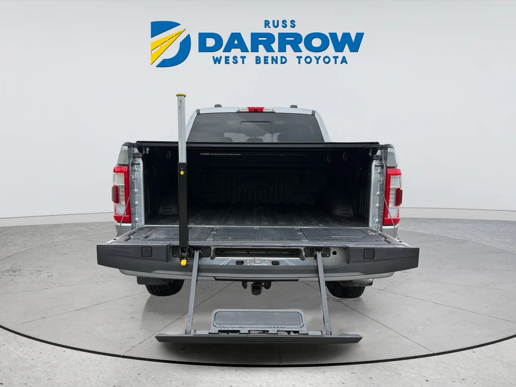 Used 2021 Silver Ford Lariat image 29