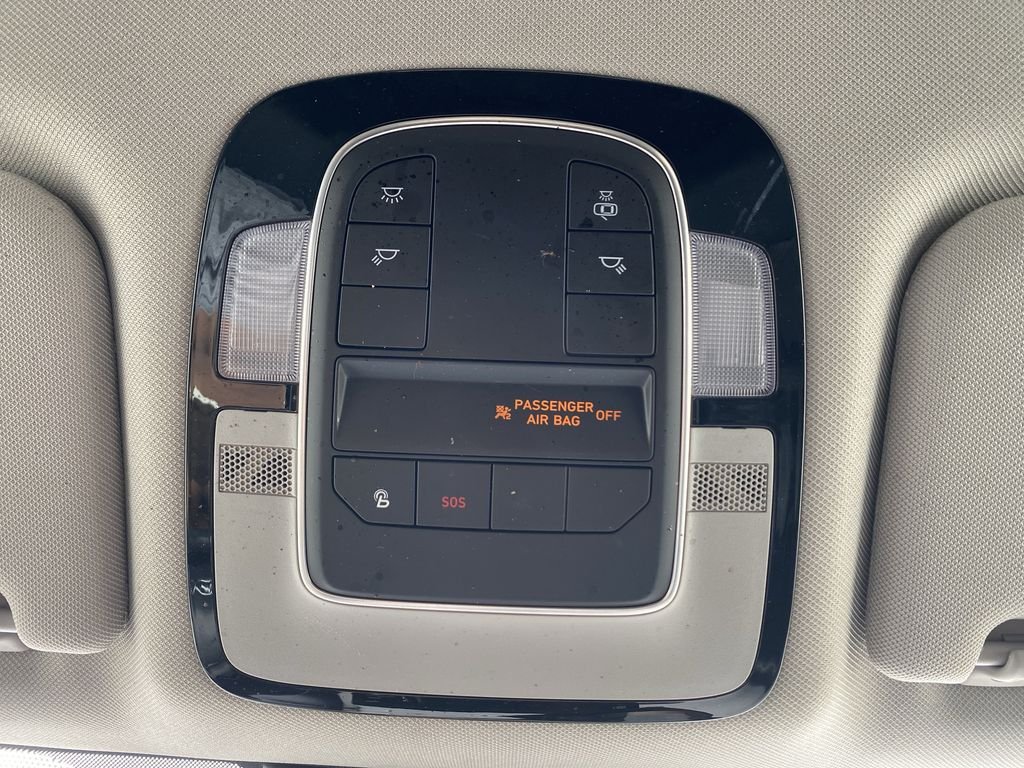 Used 2022 Portofino Gray Hyundai SEL image 25